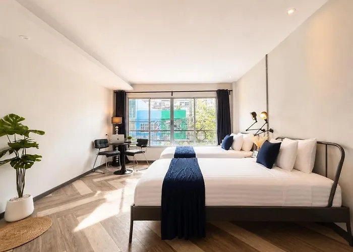 Common Living Iconsiam *
